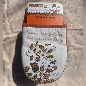 Peanuts Oven Mitt Set of 2